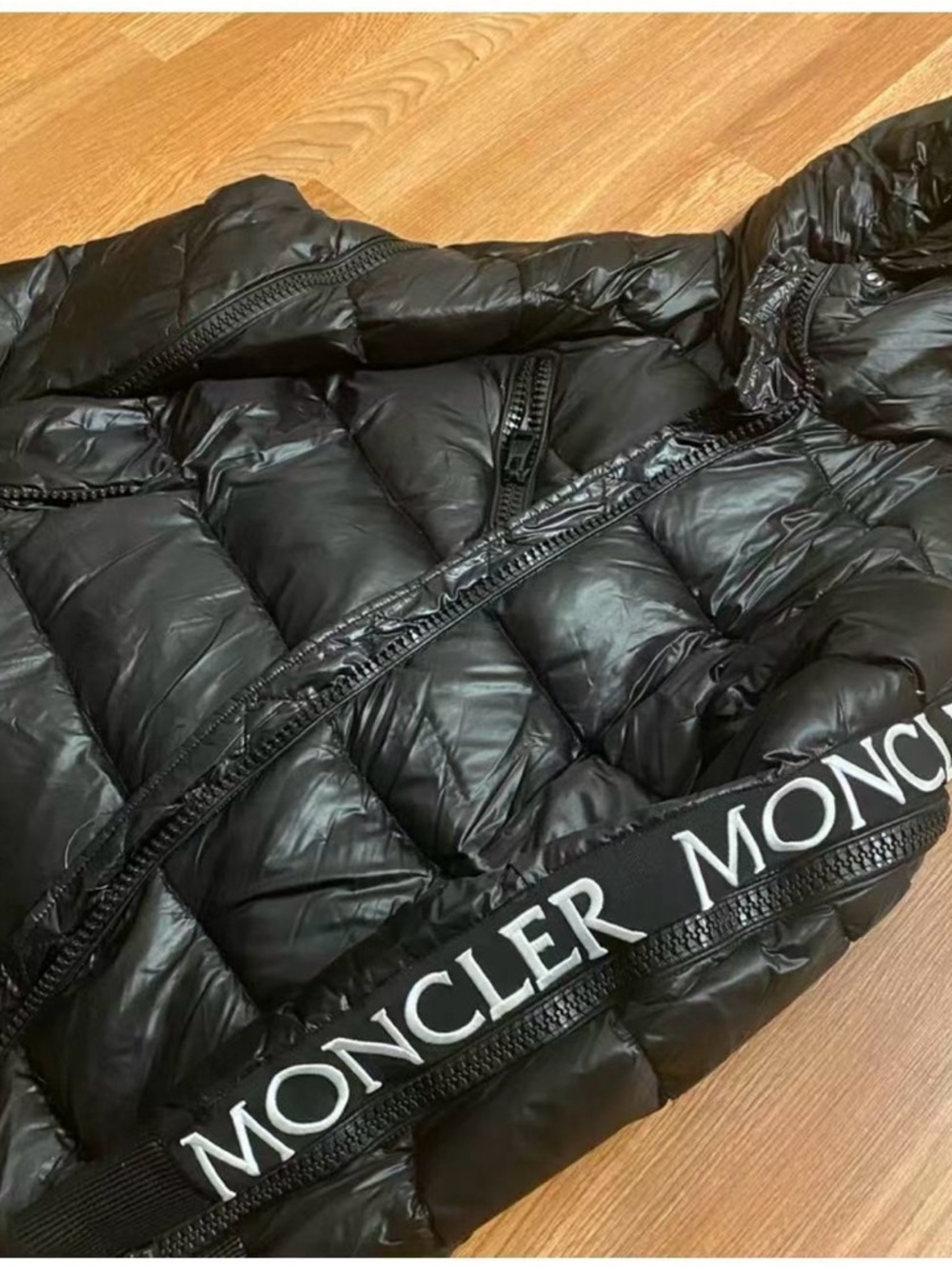 MonclerGlossy Navy Black Logo-Trim Puffer Jacket for men and women - Picture 4 of 6